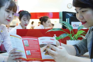 Mở rộng khách hàng là một trong những thách thức mà kênh bancassurance đang phải đối diện.