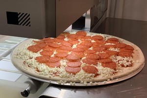Robot tự làm pizza tại CES 2020. (Nguồn: Geekwire).