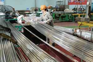 Doanh nghiệp sản xuất tái cơ cấu sớm