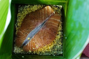 Bánh chưng cá hồi. Ảnh: Ngọc Thành. 