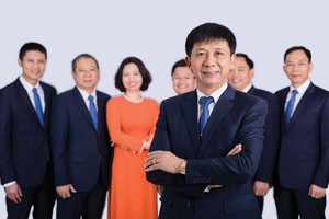 Ông Bùi Xuân Thu và dàn lãnh đạo Tổng công ty PTI.