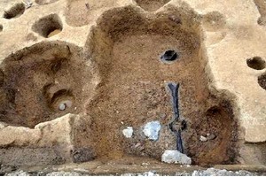 Dấu tích của nhà máy nấu rượu thế kỷ 15 ở Kyoto. Ảnh: Asahi.