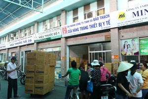 Tâm lý sợ virus Corona (nCoV): Khẩu trang bán ở vỉa hè TP.HCM đắt khách