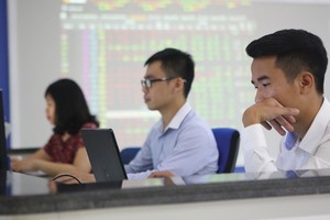 Giao dịch chứng khoán suy cho cùng là sự cân nhắc đánh đổi giữa rủi ro và lợi nhuận.