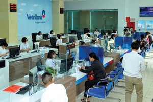 Những ngân hàng đang cần tăng vốn điều lệ đáp ứng hệ số an toàn vốn (CAR) theo quy định của Basel II sẽ chia cổ tức bằng cổ phiếu, thay vì tiền mặt.