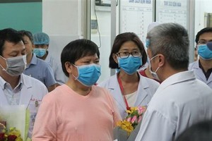 [Infographics] Đã có 7 bệnh nhân mắc Covid-19 được xuất viện