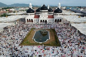Nhà thờ Hồi giáo Baiturrahman tại thành phố  Banda Aceh 
