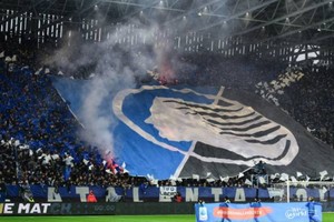 Lượng lớn khán giả theo dõi Champions League trên khắp Châu Âu là nguy cơ lớn lây lan dịch COVID-19 nguy hiểm. (Ảnh: Getty Images).