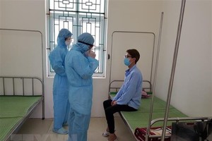 Theo dõi sức khỏe của một du học sinh. Ảnh minh họa. (Ảnh: Đinh Tuấn/TTXVN).