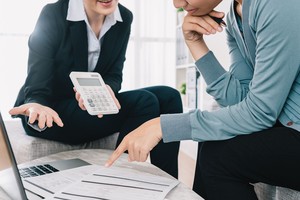 Chứng khoán phái sinh quốc tế: Miếng pho mát trong bẫy chuột (Bài 3) - Dịch vụ chưa được “khai sinh”