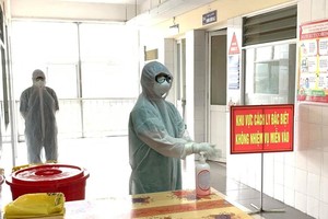 Khu vực điều trị cho bệnh nhân COVID-19 tại Bệnh viện số 2. (Ảnh: PV/Vietnam+).