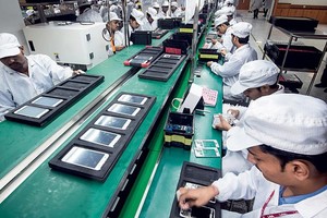 Nhà máy của Samsung tại Noida là nhà máy sản xuất smartphone lớn nhất thế giới.