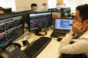 Việc mua cổ phiếu quỹ mang lại những tác động tích cực cho giá cổ phiếu trong ngắn hạn.