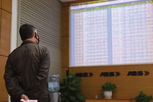 Cần giải pháp mạnh hơn tiếp sức cho thị trường chứng khoán