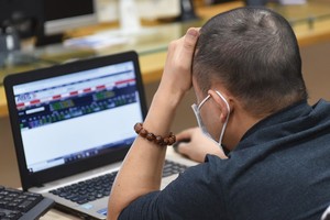 Chứng khoán Việt Nam: P/E thấp, ROE cao