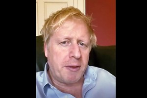 Thủ tướng Anh Boris Johnson trong thời gian cách ly tại nhà. (Ảnh: Washington Post).