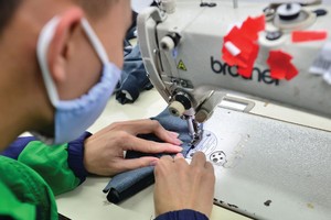 Doanh nghiệp dệt may trước mối nguy sụt giảm đơn hàng