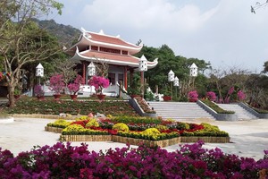 Đền thờ Liệt Sĩ đã được nhà đầu tư (Công ty cổ phần Du lịch An Giang) xây dựng mới.