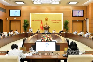 Công bố Nghị quyết của Ủy ban Thường vụ Quốc hội về công tác cán bộ