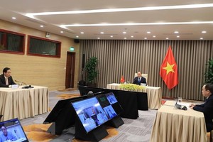 Thủ tướng Nguyễn Xuân Phúc dự cuộc họp trực tuyến Khóa 73 Đại hội đồng Tổ chức Y tế Thế giới. (Ảnh: Thống Nhất/TTXVN).