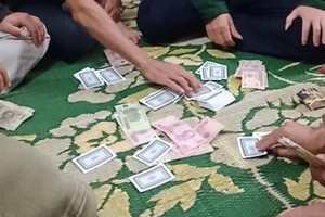 TP.HCM: Bắt giữ nguyên Phó trưởng Công an phường 6 vì đánh bạc