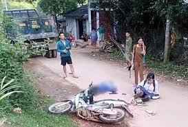 Hòa Bình: Xe máy va chạm với ôtô, hai nữ sinh thương vong