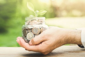 Lãi suất trái phiếu chính phủ quanh mức 2%, dồi dào tiền lỏng