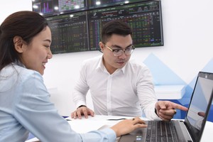 Thị trường chứng khoán Việt Nam: Bóng đi nhanh hơn hình 