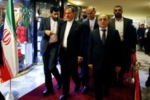 Thủ tướng Syria Imad Khamis (thứ 2 từ phải sang) trong cuộc tiếp đón Phó tổng thống Iran Eshaq Jahangiri (thứ 2 từ trái sang) tại Damascus hồi năm 2019. Ảnh: 
Reuters.