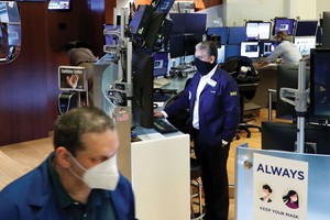 Gỡ dần phong tỏa, chứng khoán toàn cầu vào giai đoạn tăng mới