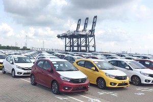 Xe nhập từ Indonesia về Việt Nam có giá rẻ bất ngờ chỉ hơn 230 triệu đồng/chiếc.