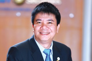 Ông Nhữ Đình Hòa.