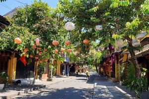 Phố cổ Hội An vắng du khách ngày 28/7. (Ảnh: Trịnh Bang Nhiệm/TTXVN).