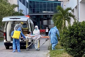 Bệnh viện Trung ương Huế tiếp nhận hai bệnh nhân nhiễm COVID-19 từ Đà Nẵng. Ảnh minh họa.