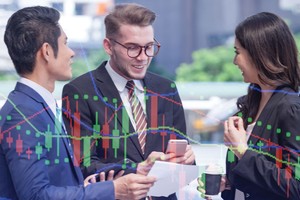 Cổ đông nội bộ: Ngược dòng bán - mua