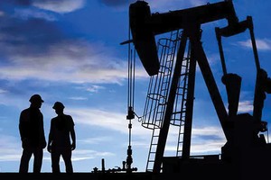 Giá dầu khó cải thiện, doanh nghiệp dầu khí còn chật vật