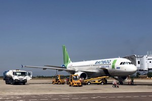 Máy bay của hãng hàng không Bamboo Airways. (Ảnh: Huy Hùng/TTXVN).