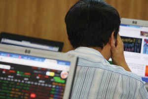 Hồi hộp chờ đáo hạn phái sinh tháng 8