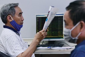 Giải mã sóng cổ phiếu giá thấp