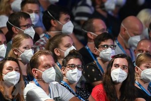 Khán giả tham dự buổi biểu diễn do đại học Halle tổ chức tại thành phố Leipzip, miền Đông nước Đức ngày 22/8/2020. (Ảnh: AFP/TTXVN).