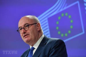 Ủy viên thương mại Liên minh châu Âu (EU) Phil Hogan trong cuộc họp báo về vấn đề Brexit tại Brussels, Bỉ ngày 8/4/2019. (Ảnh: AFP/TTXVN).
