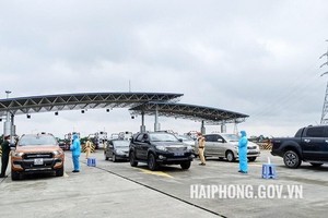 Chốt kiểm soát phòng, chống dịch COVID-19 liên ngành của thành phố tại phía sau Trạm thu phí đường cao tốc Hà Nội-Hải Phòng. (Nguồn: haiphong.gov.vn).