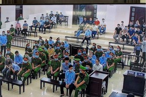 Các bị cáo tại phần Thủ tục.