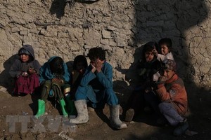 Trẻ em tại một trại tị nạn ở Kabul, Afghanistan. (Ảnh: THX/TTXVN).