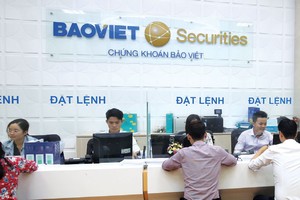 Sau khi chứng kiến nhiều cổ phiếu trụ dẫn sóng chững lại đà tăng, nhà đầu tư tìm tới các cổ phiếu chưa tăng, đặc biệt là nhóm cổ phiếu đầu cơ.