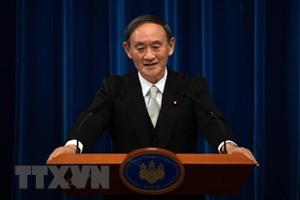 Tân Thủ tướng Nhật Bản Yoshihide Suga phát biểu tại cuộc họp báo ở Tokyo ngày 16/9/2020. (Nguồn: AFP/TTXVN)