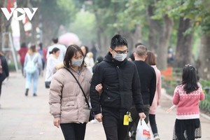 Người dân ra khỏi nhà bắt buộc phải đeo khẩu trang để phòng, chống dịch bệnh Covid-19.