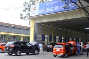 Chuyên gia cho rằng, đơn vị đăng kiểm không có thẩm quyền xử lý vi phạm giao thông, song việc chặn đăng kiểm là biện pháp phối hợp giúp mang lại hiệu quả cho việc xử lý vi phạm hành chính.