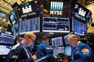 Thị trường chứng khoán Mỹ giảm mạnh trước thềm cuộc bầu cử Tổng thống ngày 3/11/2020.