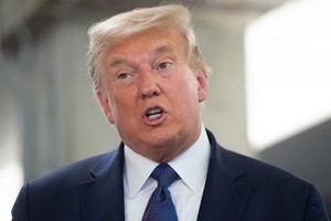 Tổng thống Donald Trump cắt giảm một nửa lượng khách dự tiệc đêm bầu cử tại Nhà Trắng (Ảnh: AFP).